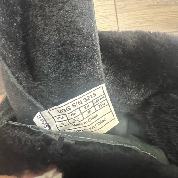 Lace up, Shearling lined vintage inspired UGGs size 5 - Picture 4 of 4